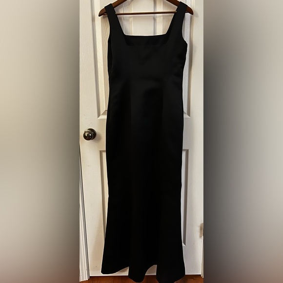 VERA WANG SQUARE NECKLINE BRIDESMAID OR FORMAL GOWN SIZE DESIGNER 10 - Picture 4 of 4